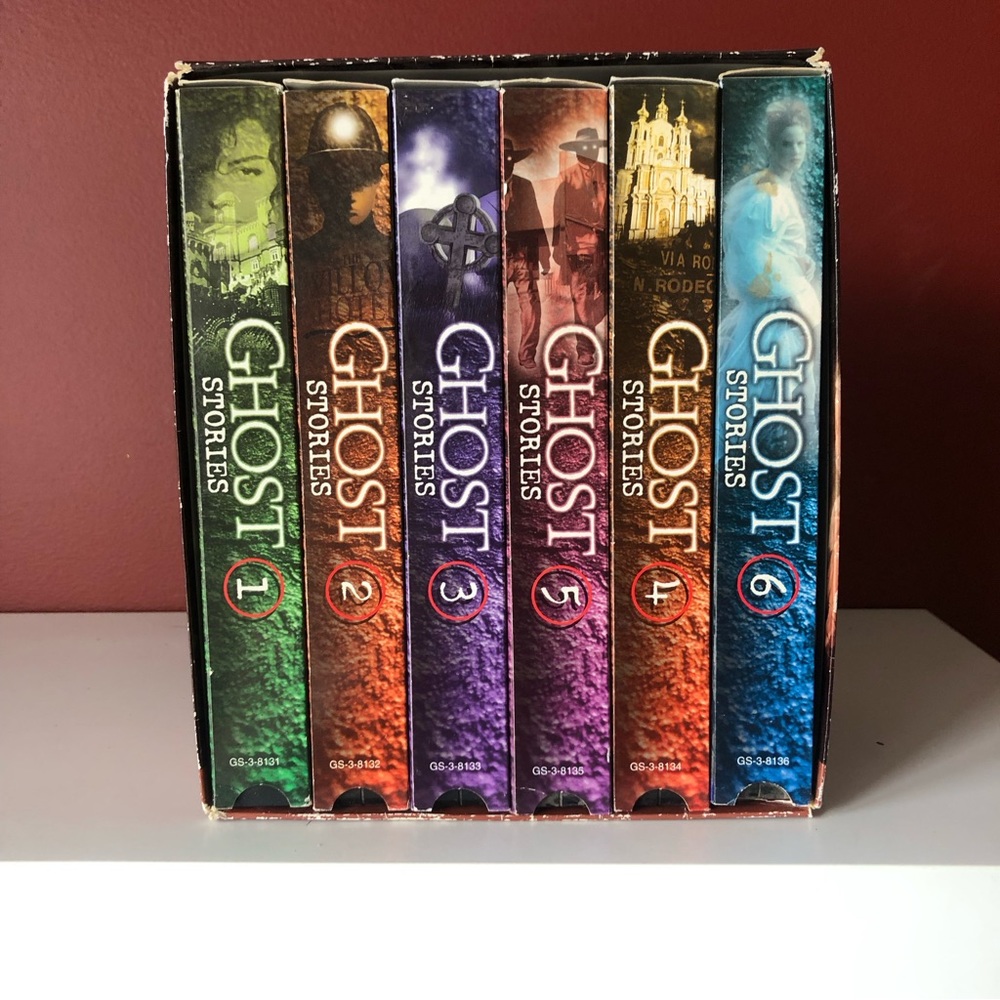 👛 (ANY 2 Sets/$35)  6 VHS GHOST STORIES featuring Host Patrick Macnee - Picture 7 of 14